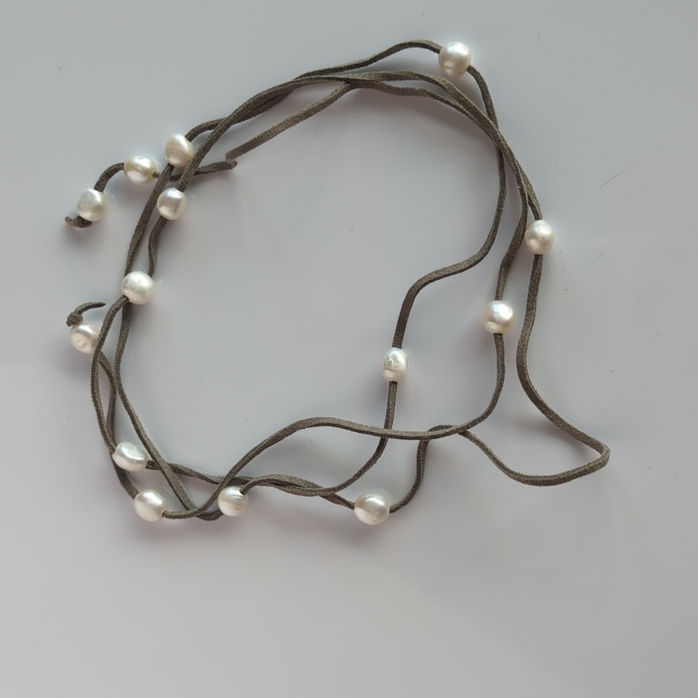 Suede and Natural Pearl Lanyard Necklace - Gray